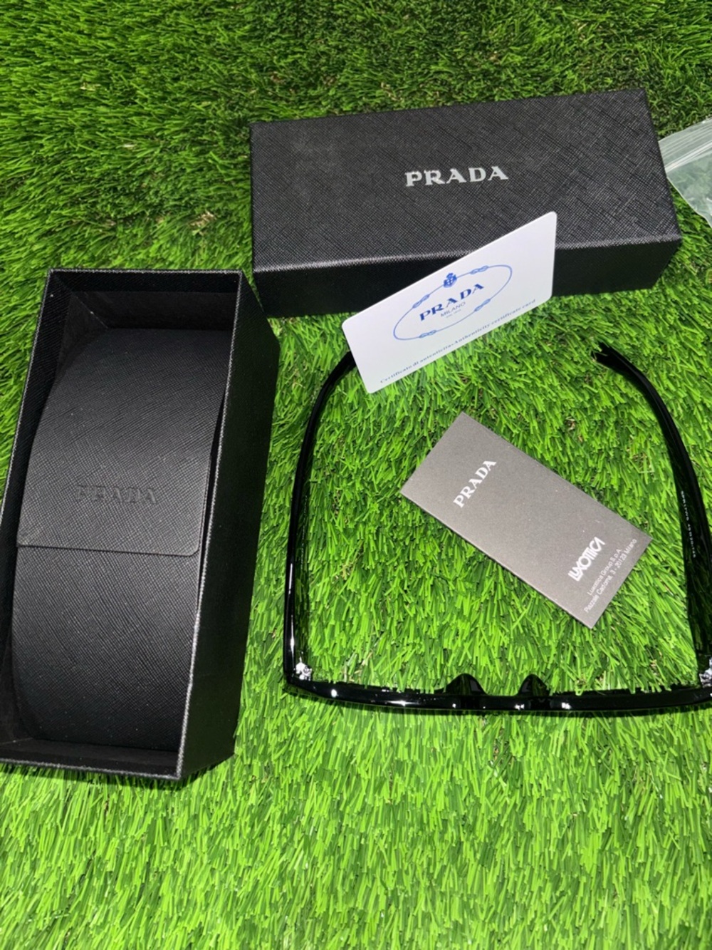 Prada Black Rectangular Sunglasses with Logo - Picture 12 of 14